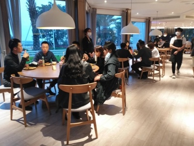 海泉灣·時(shí)光序巨幕央座產(chǎn)品推介會(huì)圓滿落幕，引領(lǐng)國(guó)內(nèi)旅游新體驗(yàn)